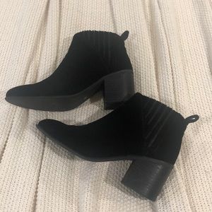 JEFFREY CAMPBELL BOOTIE SIZE 7.5